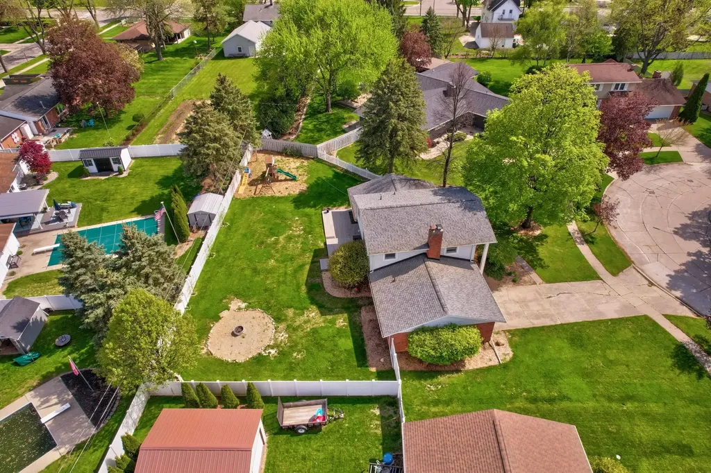 405 Nickless Street Frankenmuth City MI 48734