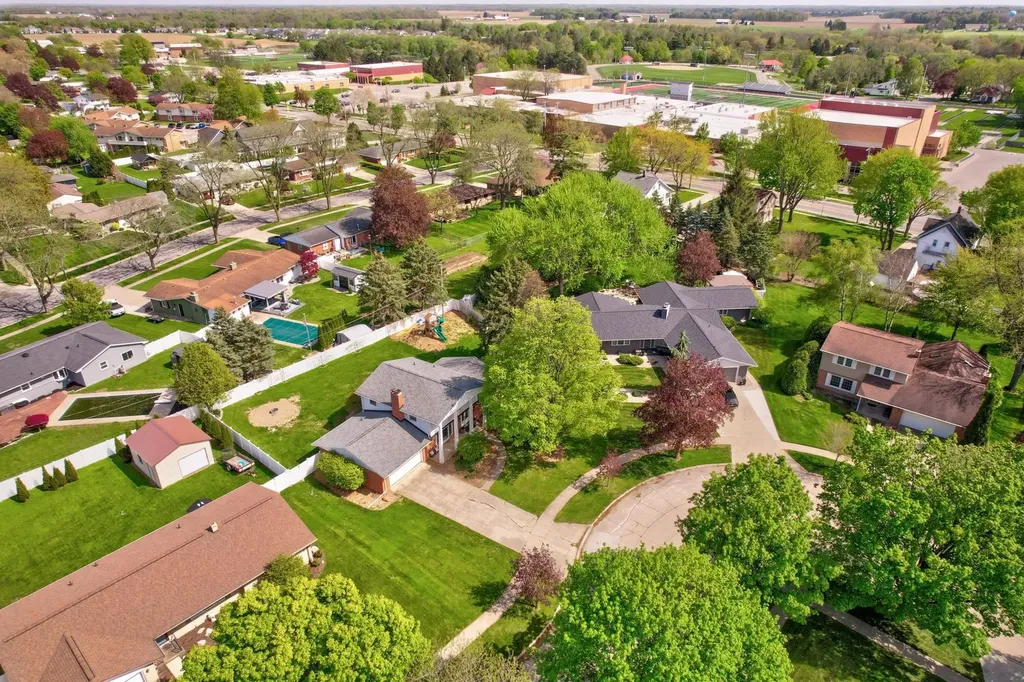 405 Nickless Street Frankenmuth City MI 48734