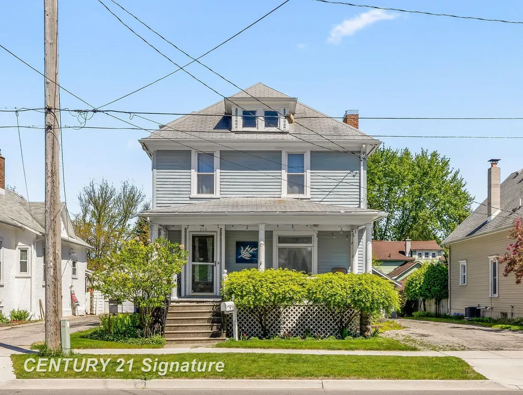 206 N Wenona Avenue Bay City City MI 48706
