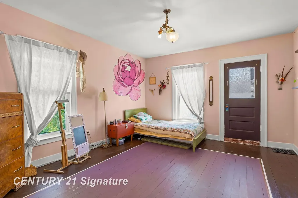 206 N Wenona Avenue Bay City City MI 48706