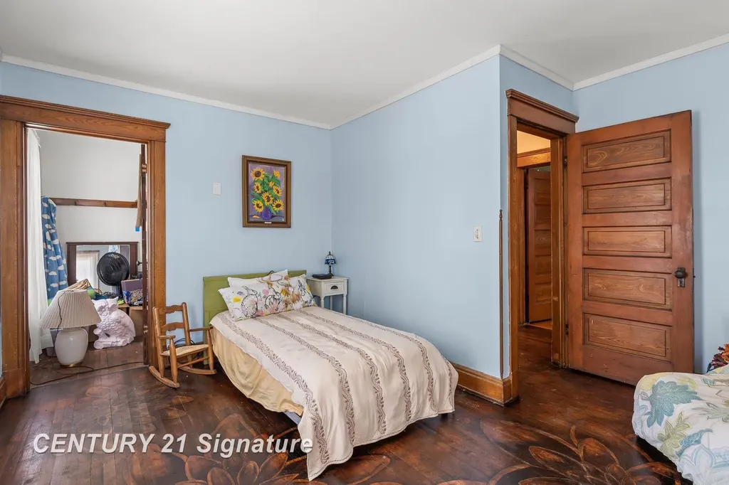 206 N Wenona Avenue Bay City City MI 48706