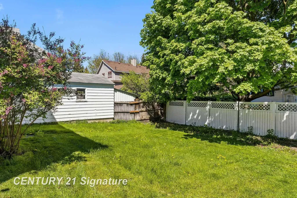 206 N Wenona Avenue Bay City City MI 48706