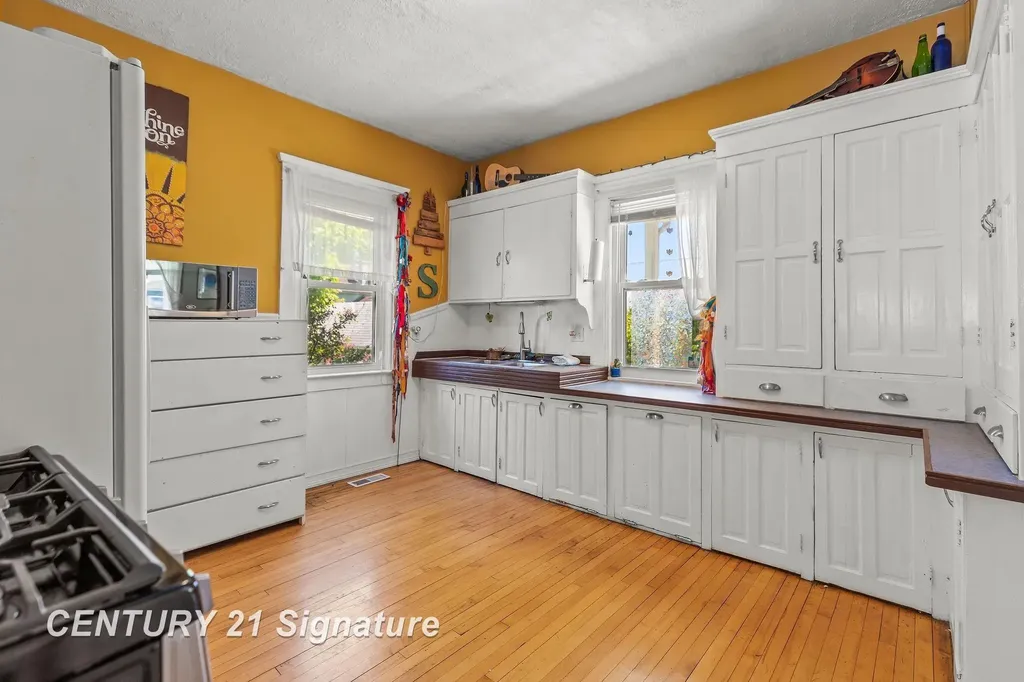 206 N Wenona Avenue Bay City City MI 48706