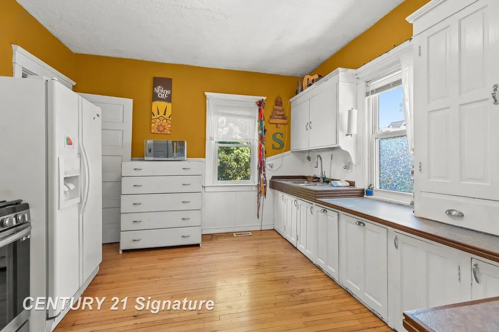 206 N Wenona Avenue Bay City City MI 48706