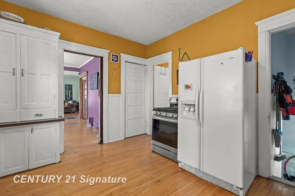 206 N Wenona Avenue Bay City City MI 48706