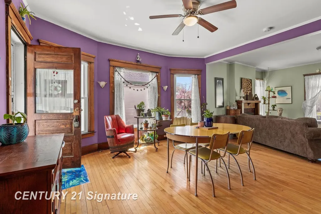 206 N Wenona Avenue Bay City City MI 48706