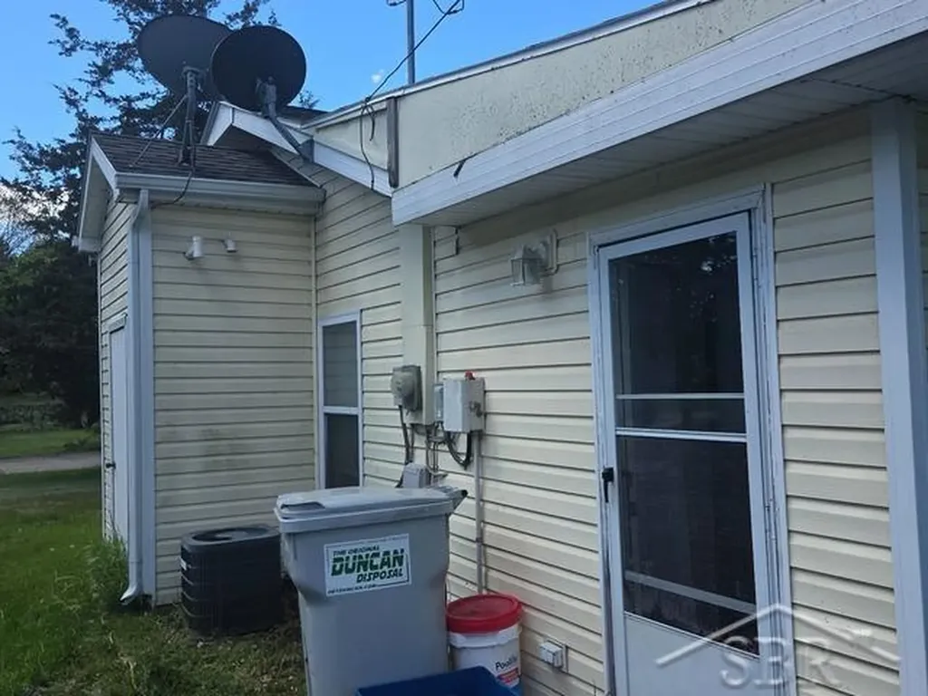 3319 Junior Drive Hamburg Township MI 48169