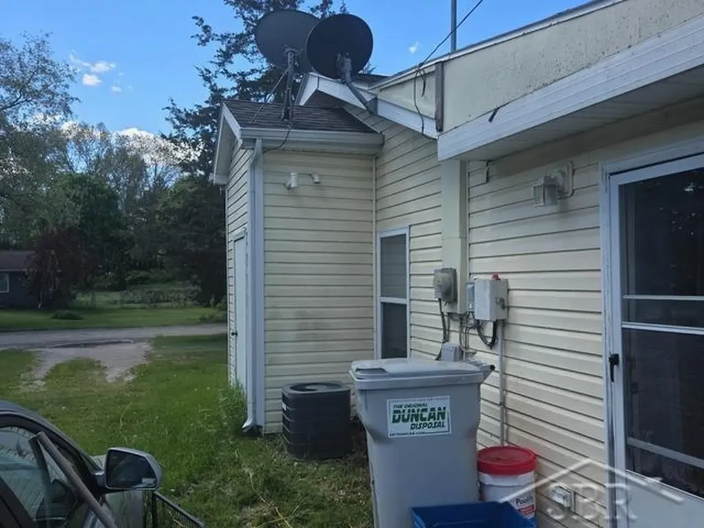 3319 Junior Drive Hamburg Township MI 48169
