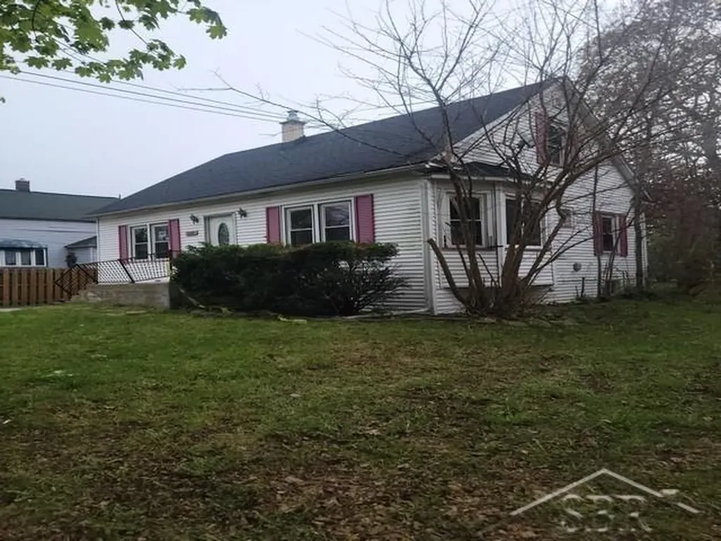 2626 Hermansau Street Saginaw Charter Township MI 48602
