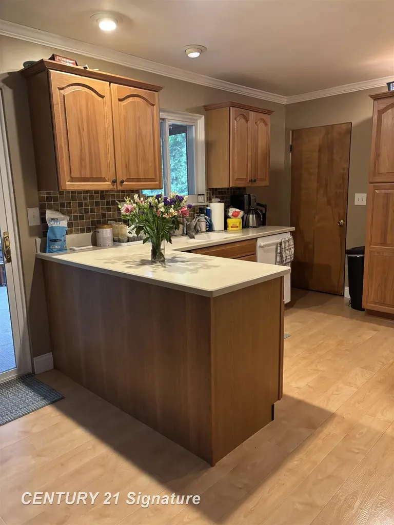 5 Valentine Court Saginaw Charter Township MI 48638