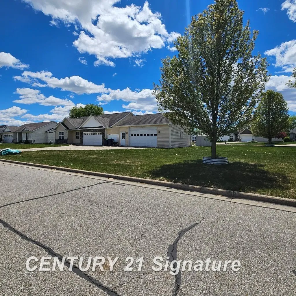 3891 Mystic Trail Saginaw Charter Township MI 48603