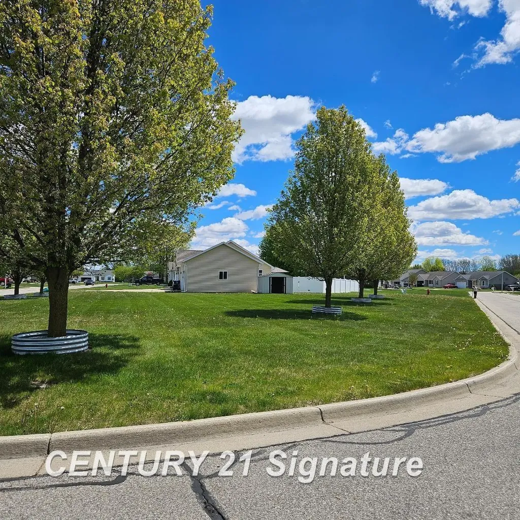 3891 Mystic Trail Saginaw Charter Township MI 48603
