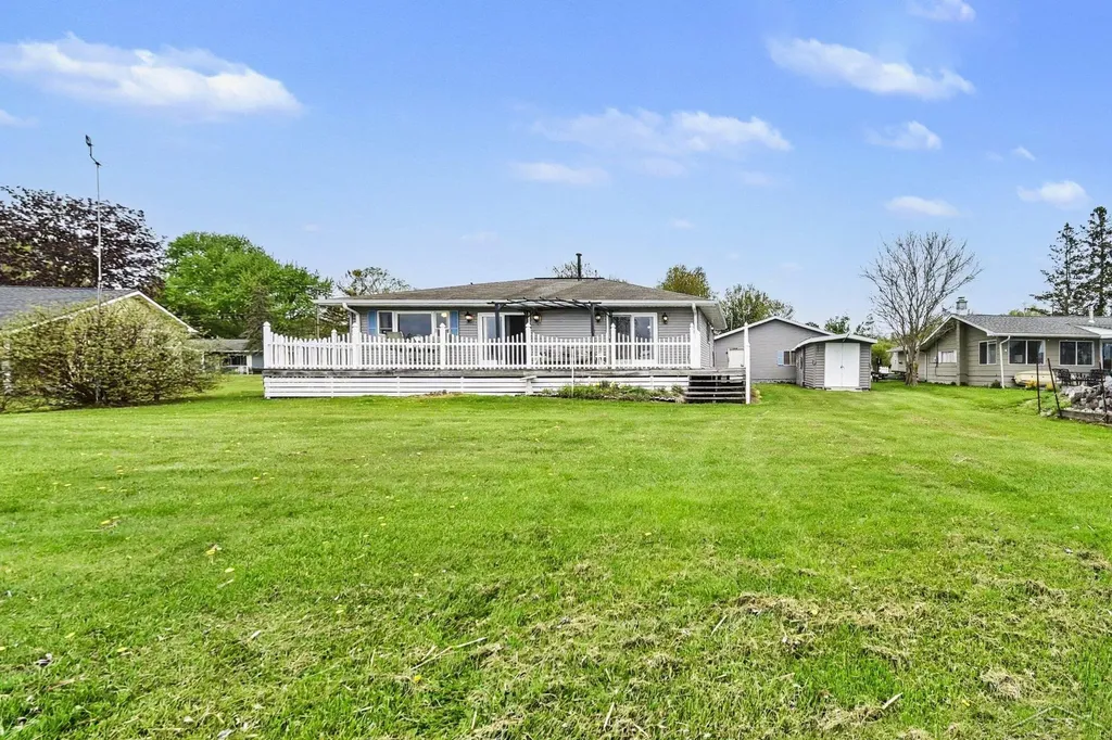 3045 W Lakeside Drive Edwards Township MI 48661