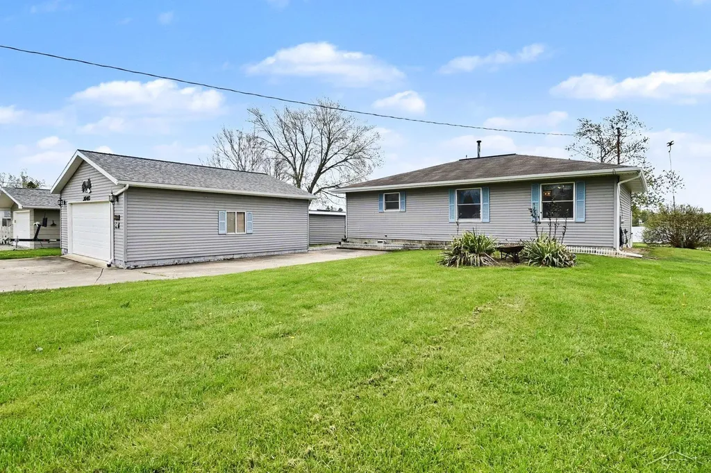 3045 W Lakeside Drive Edwards Township MI 48661