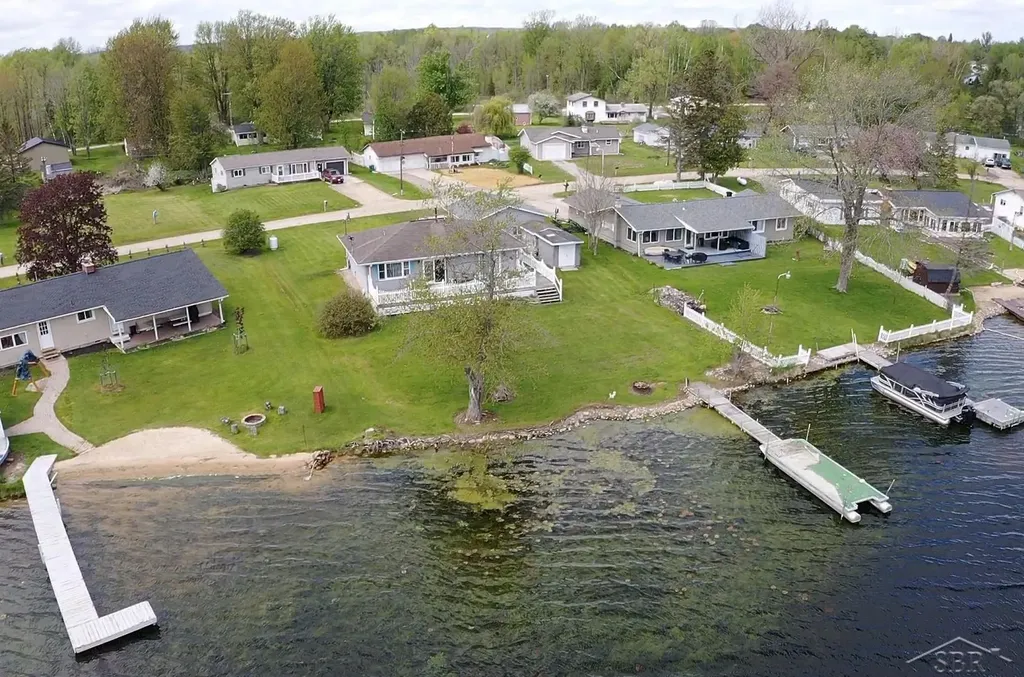 3045 W Lakeside Drive Edwards Township MI 48661