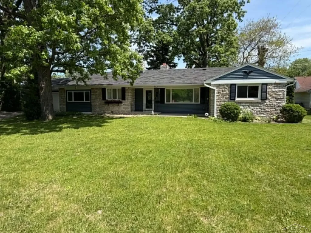 3 Orchard Court Essexville City MI 48732