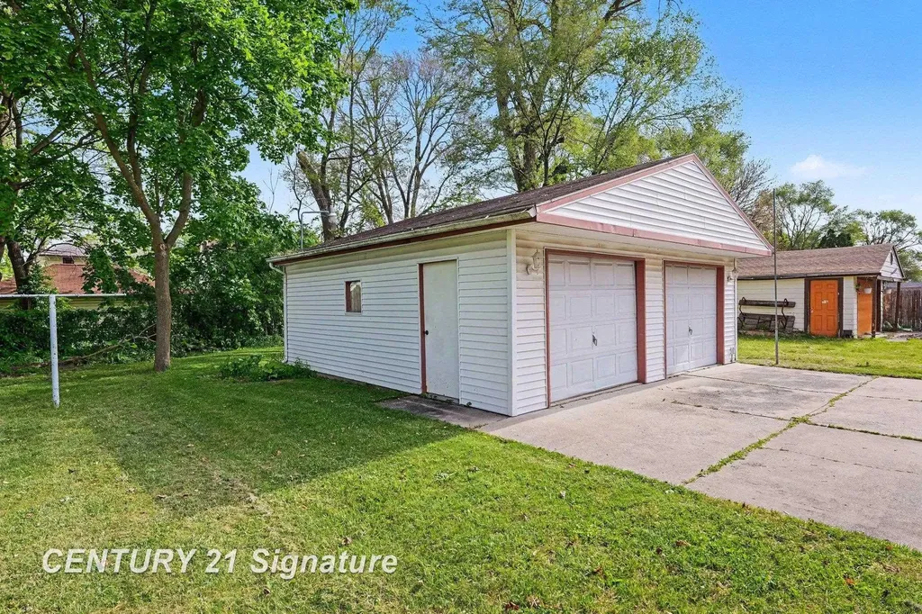 3237 Carter Street Saginaw City MI 48601