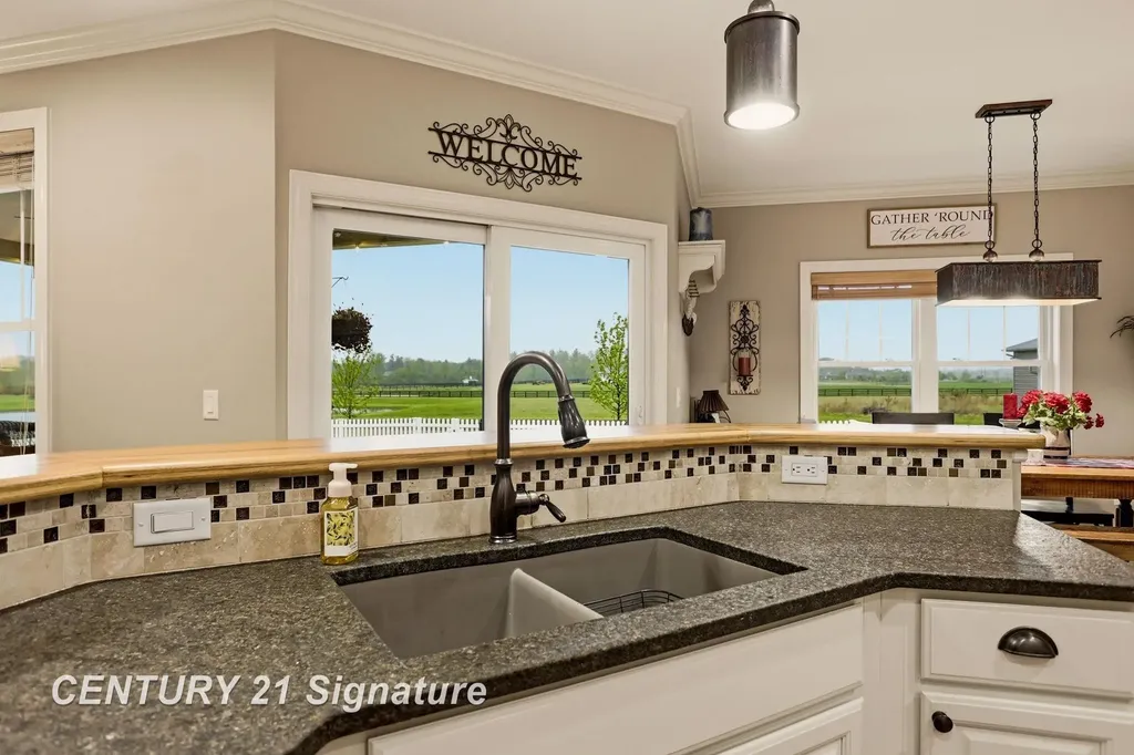 11056 Sarle Road Tittabawassee Township MI 48623