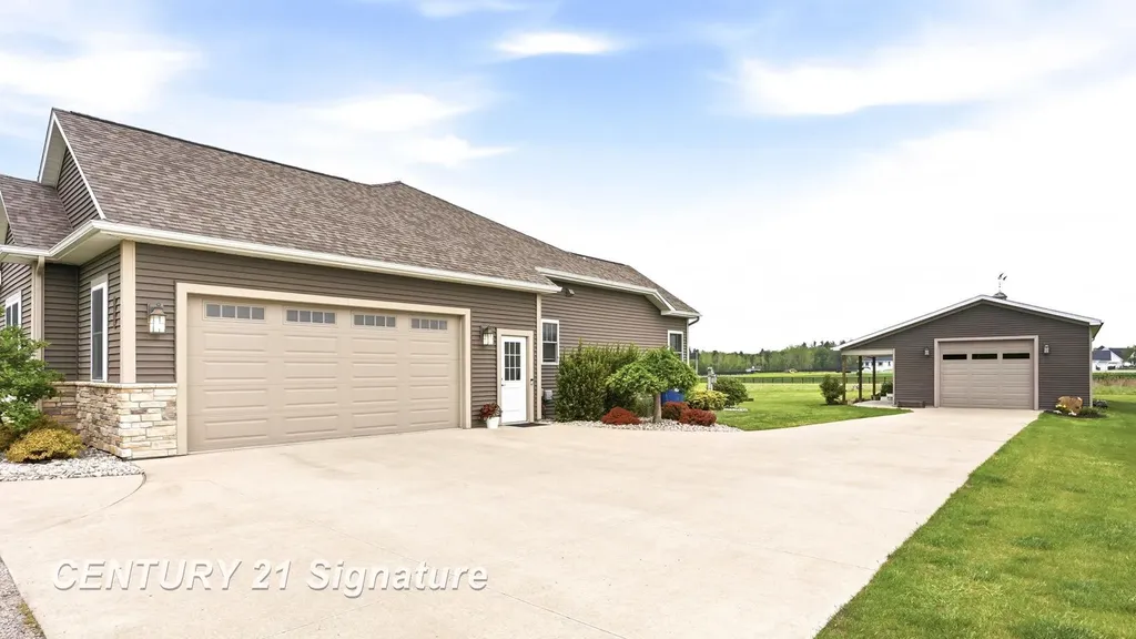 11056 Sarle Road Tittabawassee Township MI 48623