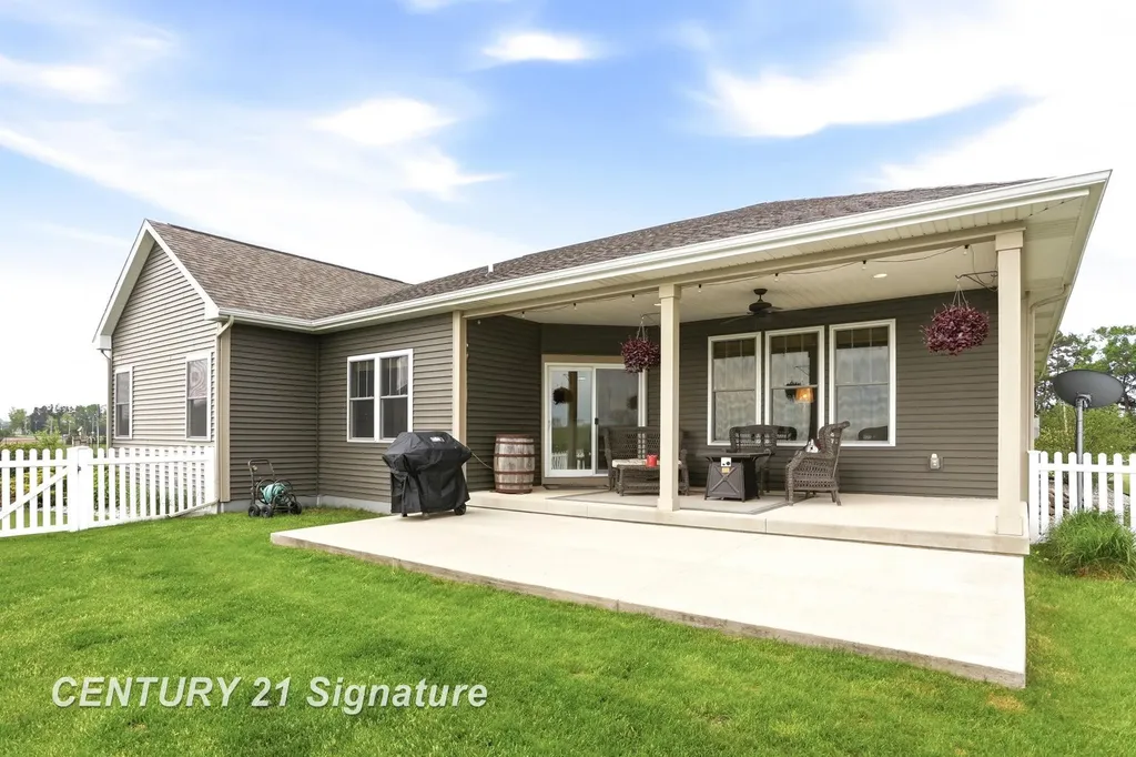 11056 Sarle Road Tittabawassee Township MI 48623