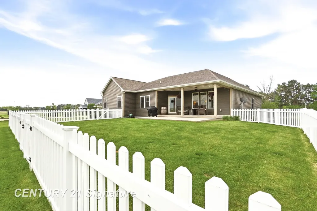11056 Sarle Road Tittabawassee Township MI 48623