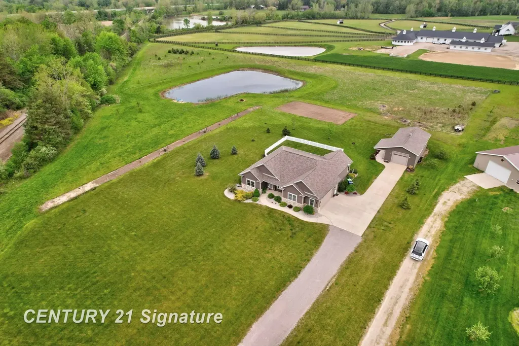 11056 Sarle Road Tittabawassee Township MI 48623