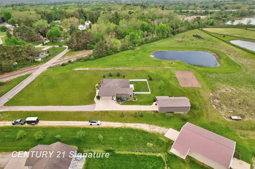 11056 Sarle Road Tittabawassee Township MI 48623