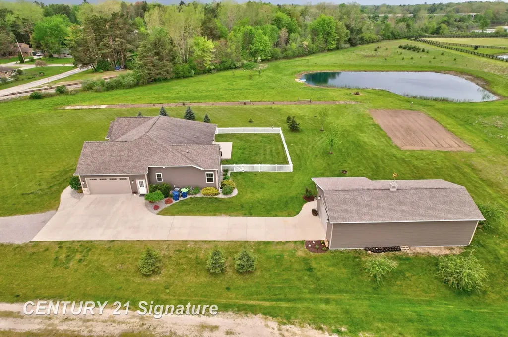 11056 Sarle Road Tittabawassee Township MI 48623
