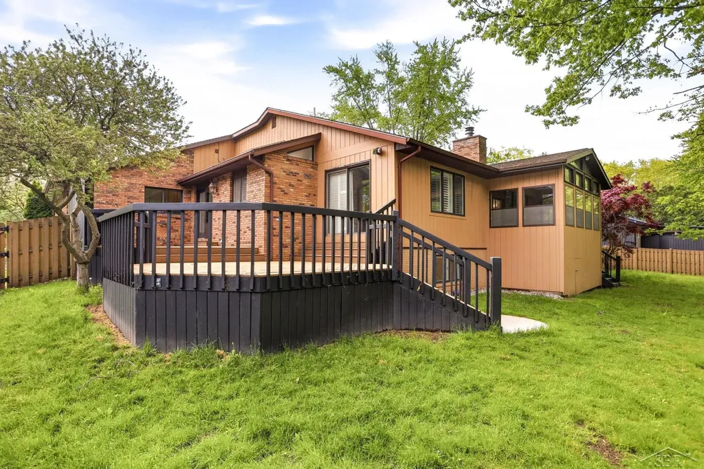 1112 Wendrow Way Mt. Pleasant City MI 48858