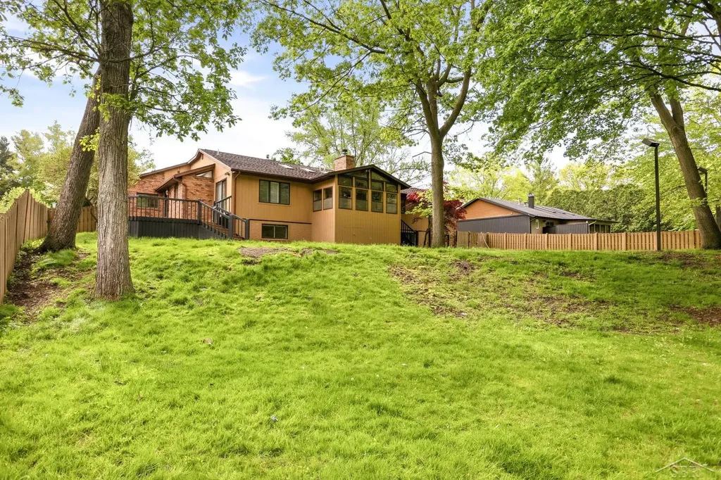 1112 Wendrow Way Mt. Pleasant City MI 48858