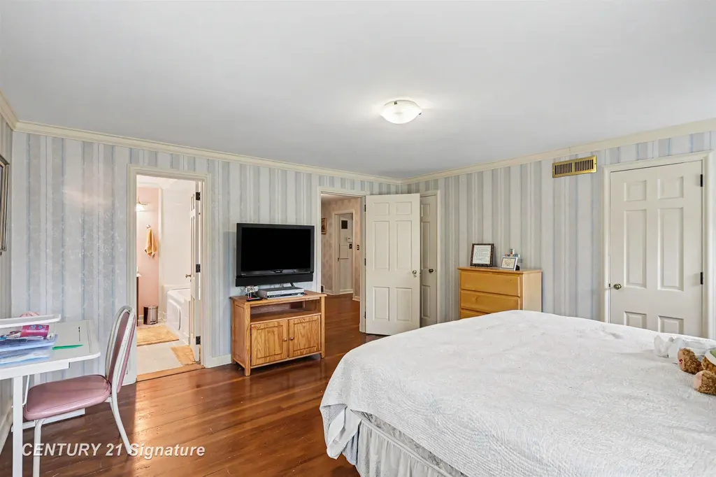 605 S Kinney Avenue Mt. Pleasant City MI 48858