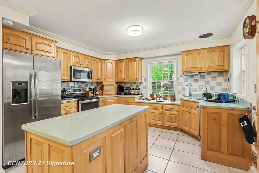 605 S Kinney Avenue Mt. Pleasant City MI 48858