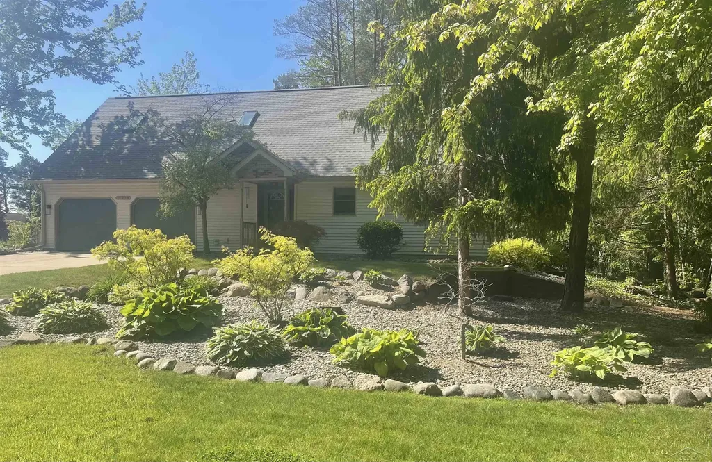 11279 Sarle Road Tittabawassee Township MI 48623