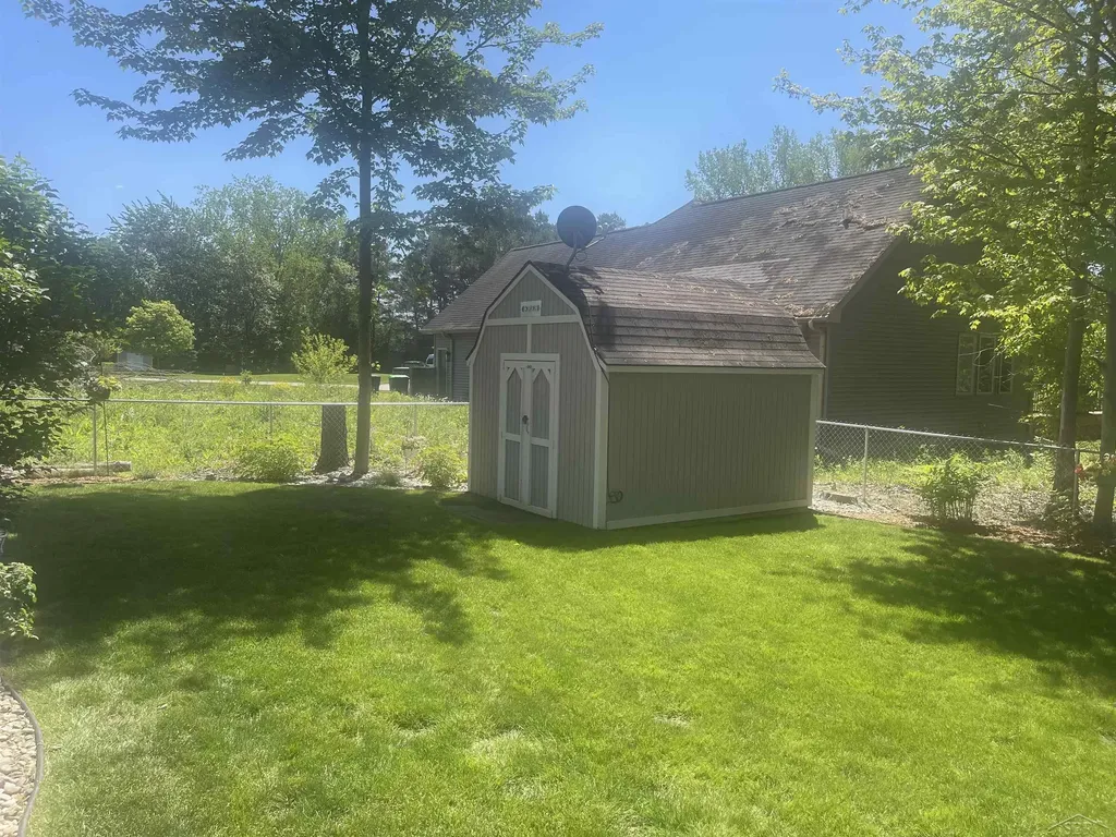 11279 Sarle Road Tittabawassee Township MI 48623