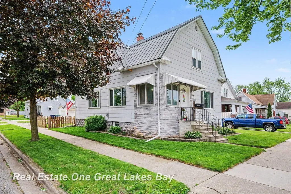 2401 S Jefferson Street Bay City City MI 48708