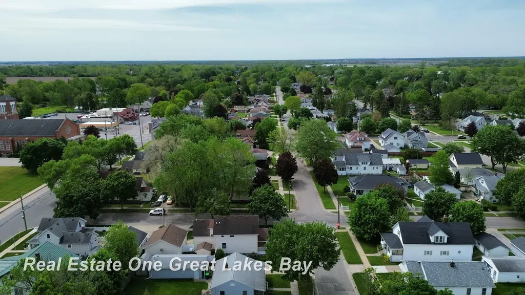 2401 S Jefferson Street Bay City City MI 48708
