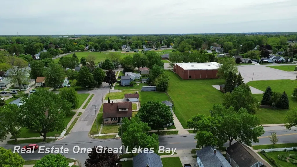 2401 S Jefferson Street Bay City City MI 48708
