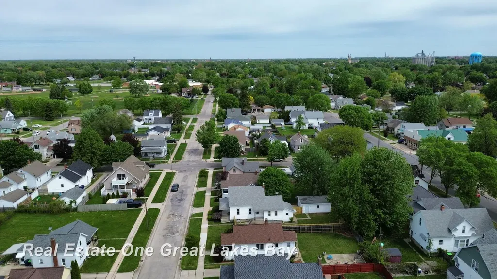 2401 S Jefferson Street Bay City City MI 48708