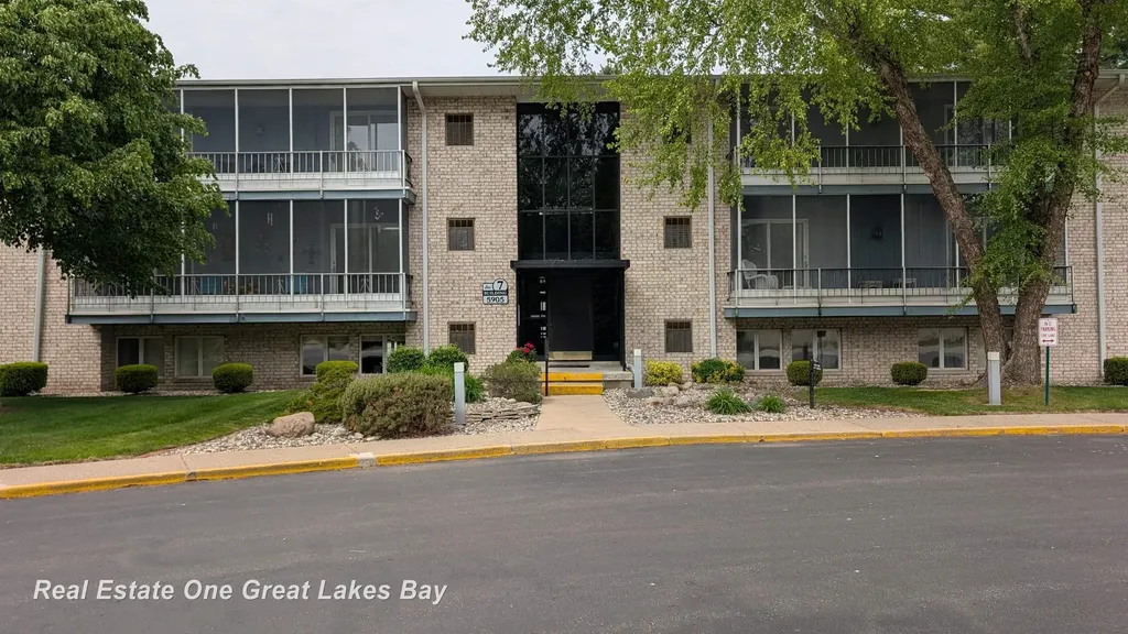 5905 W Michigan Avenue Saginaw Charter Township MI 48638