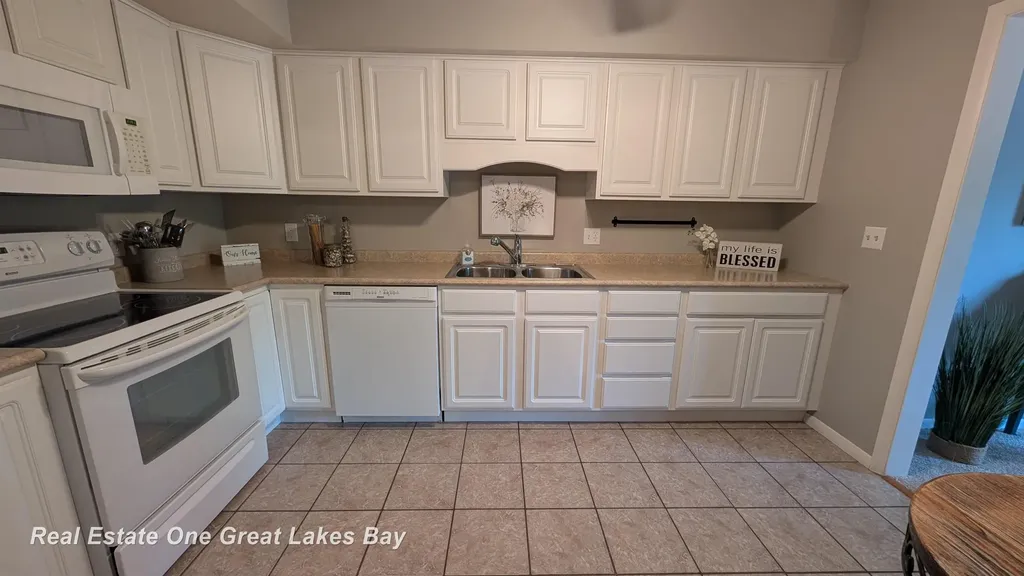 5905 W Michigan Avenue Saginaw Charter Township MI 48638