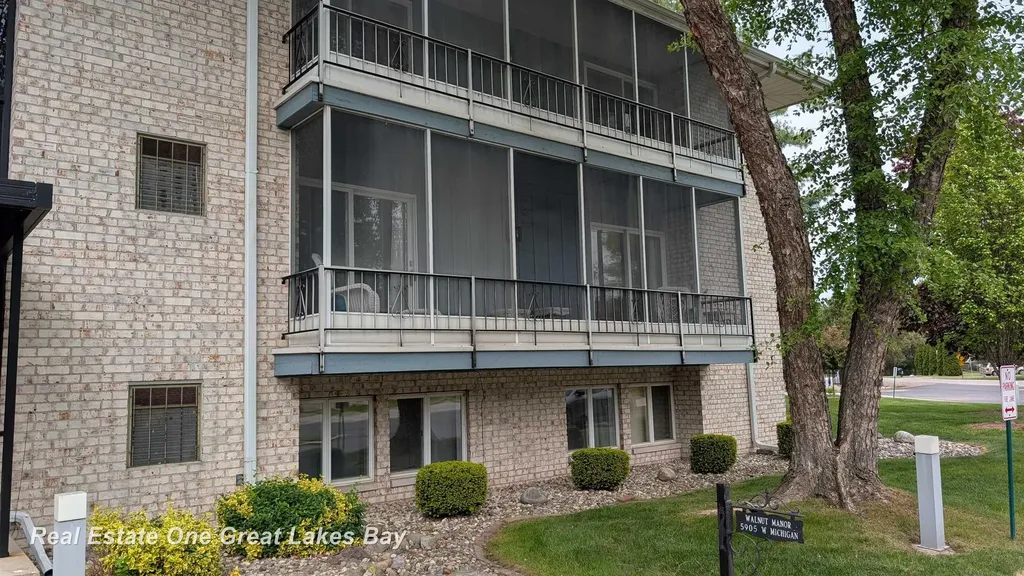 5905 W Michigan Avenue Saginaw Charter Township MI 48638