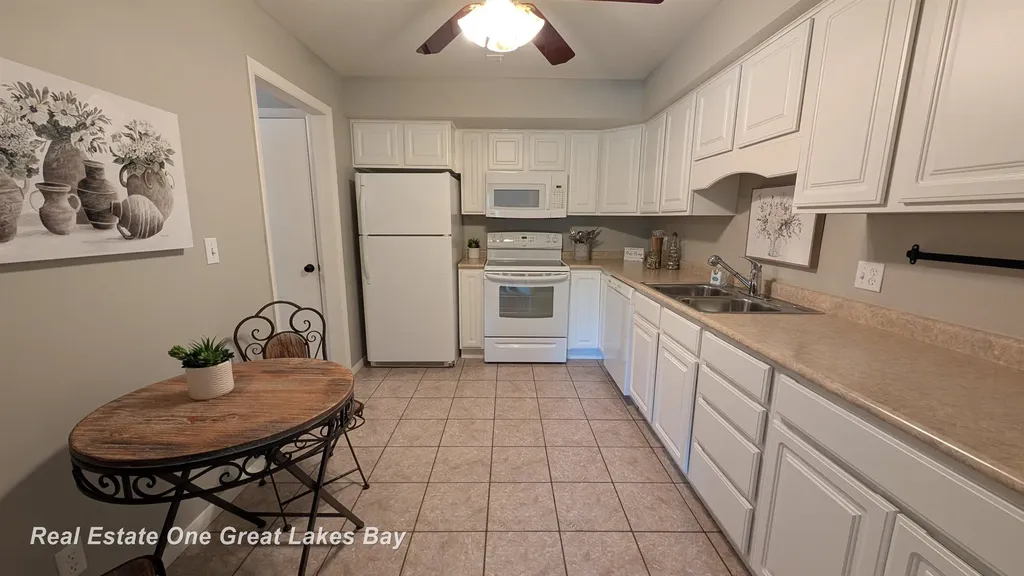 5905 W Michigan Avenue Saginaw Charter Township MI 48638