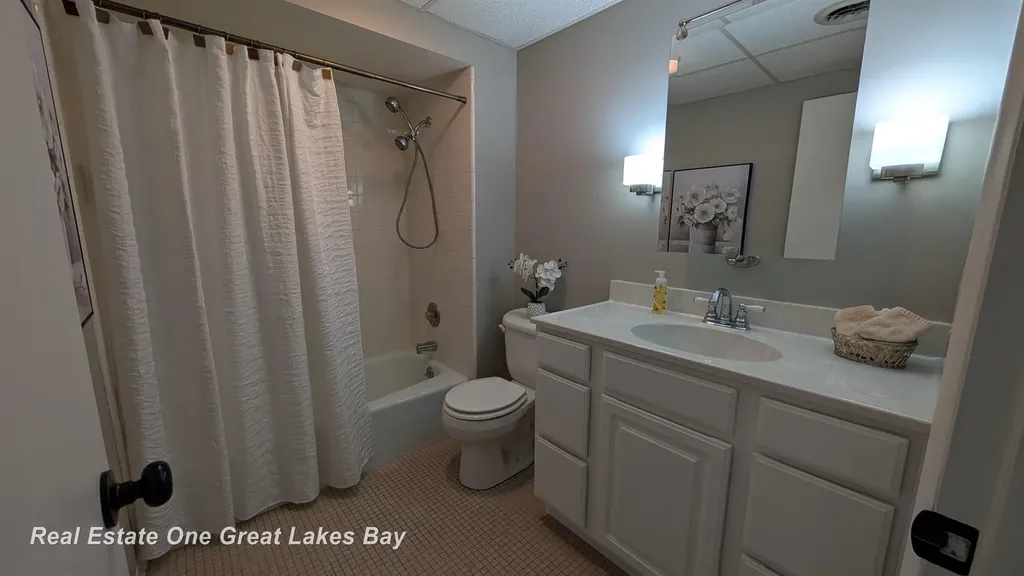5905 W Michigan Avenue Saginaw Charter Township MI 48638