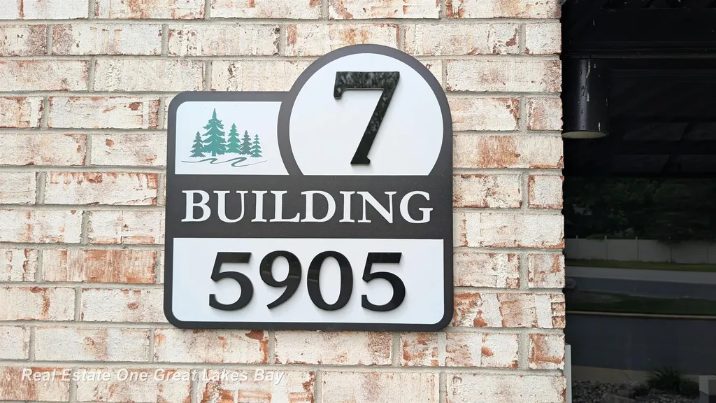 5905 W Michigan Avenue Saginaw Charter Township MI 48638