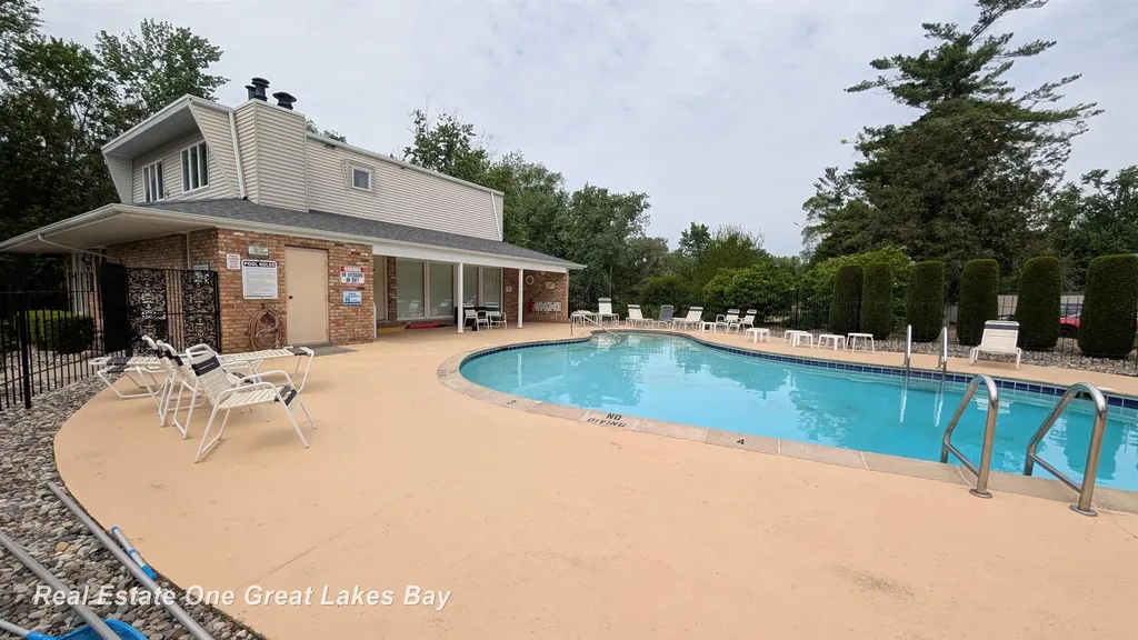 5905 W Michigan Avenue Saginaw Charter Township MI 48638