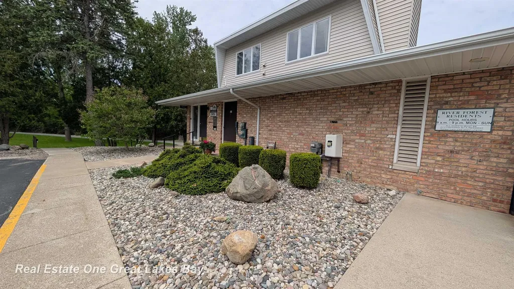 5905 W Michigan Avenue Saginaw Charter Township MI 48638