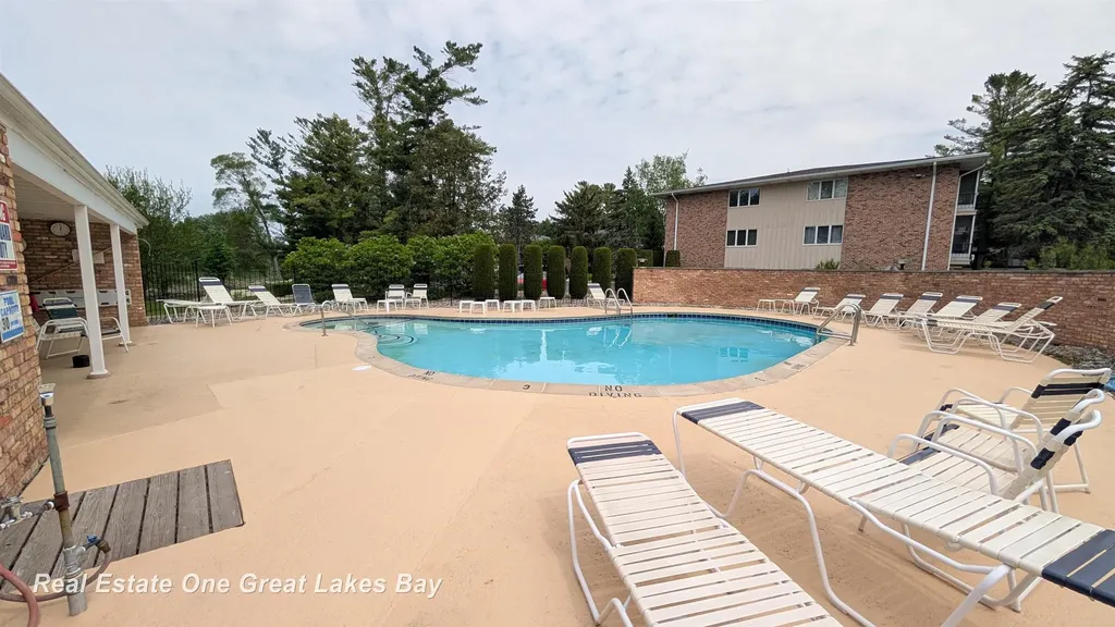 5905 W Michigan Avenue Saginaw Charter Township MI 48638
