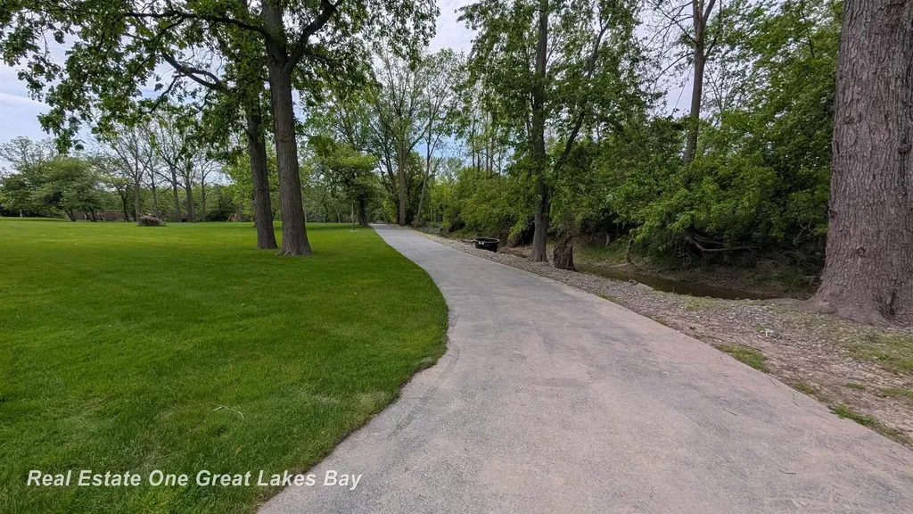 5905 W Michigan Avenue Saginaw Charter Township MI 48638
