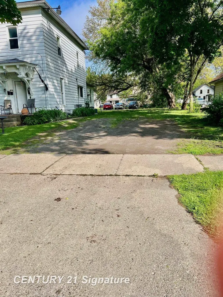 515 N Harrison Street Saginaw City MI 48602