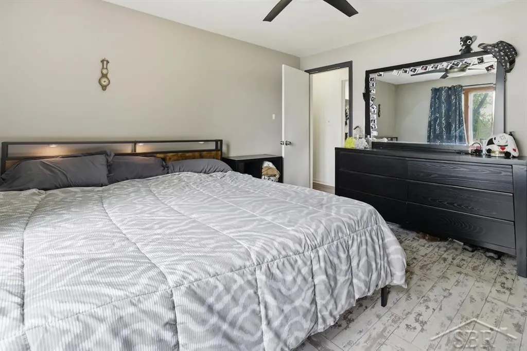 2915 W Walton Boulevard Waterford Charter Township MI 48329